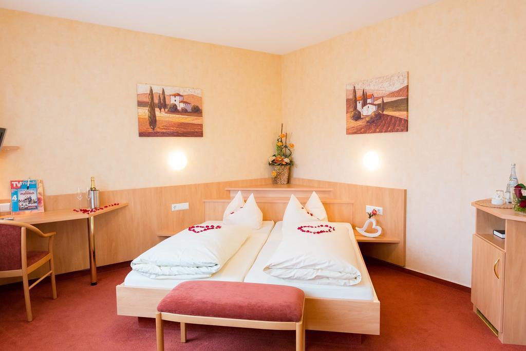 Hotel Ochsen Ammerbuch Room photo