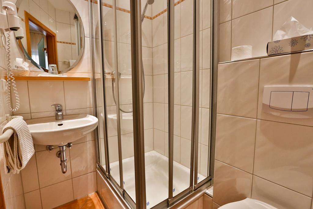 Hotel Ochsen Ammerbuch Room photo
